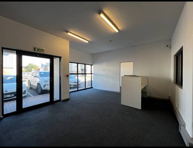 549M² WAREHOUSE TO LET IN MATROOSFONTEIN